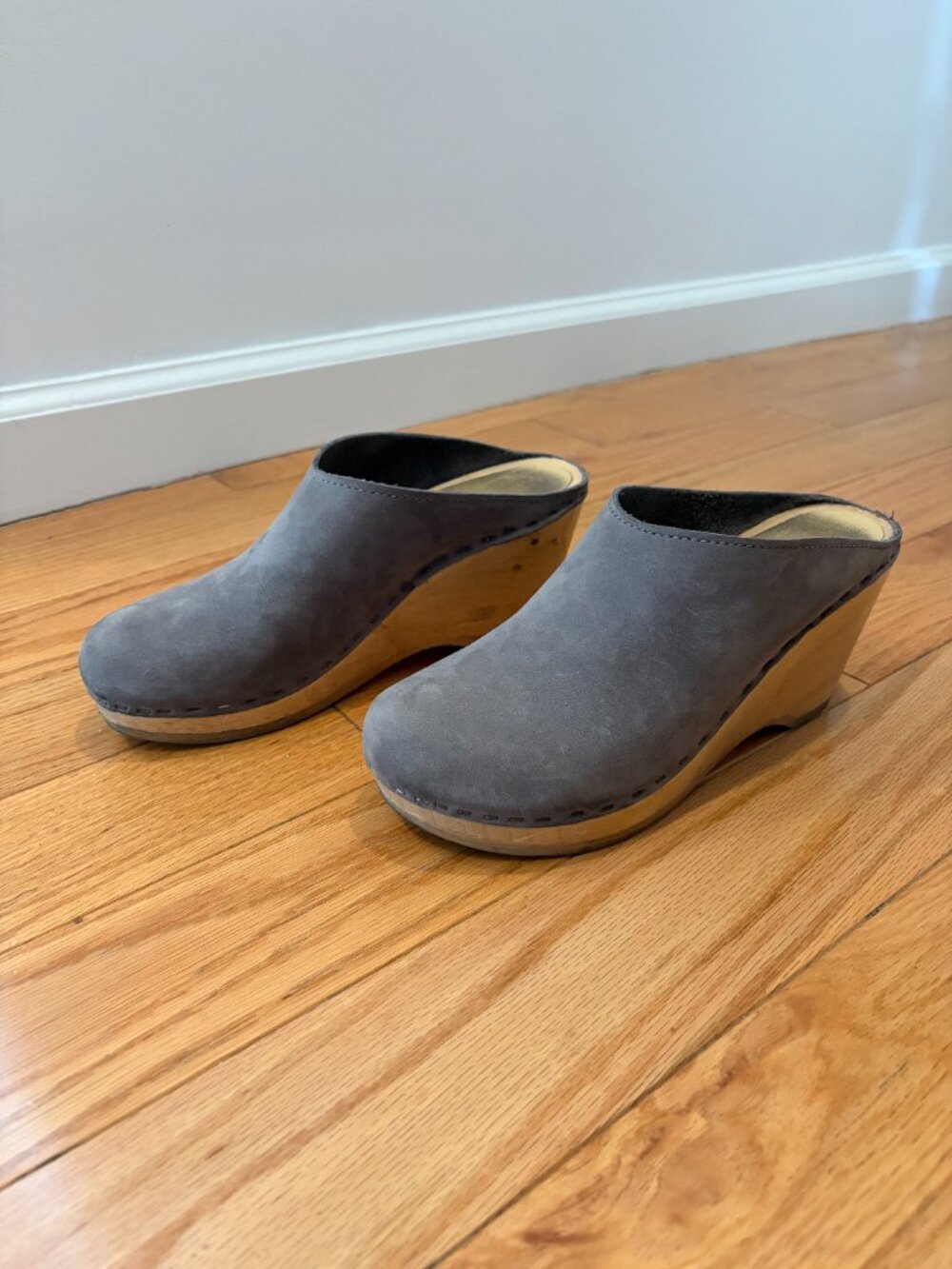 No.6 Clogs / Mules Suede Gray Size 37 / US 7